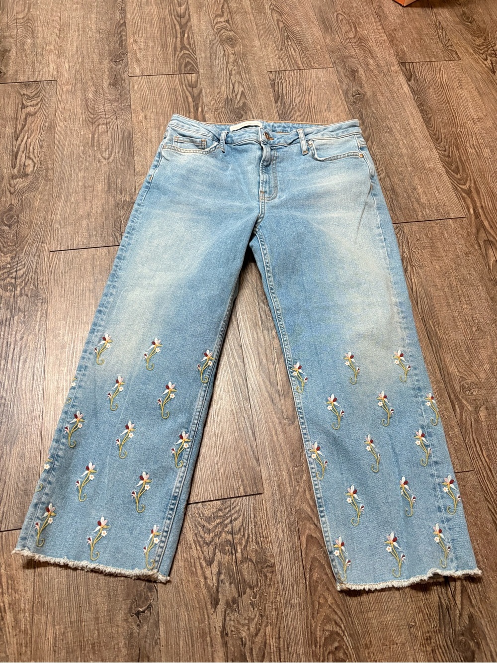 Pilcro Anthropologie Light Blue Embroidered Straight-Leg Women’s Jeans capris